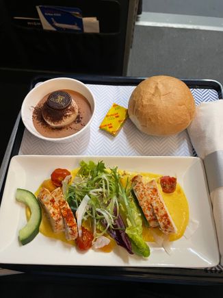 Spicy (coronation?) chicken salad, LHR-FRA on 1/3