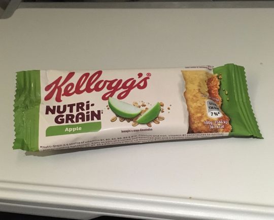 "granola bar" / Nutri-Grain