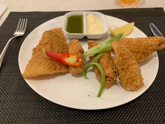QF LHR T3 Lounge Squid