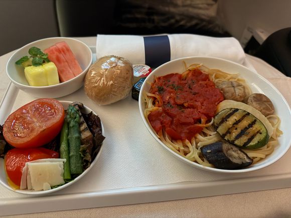 VLML from ICN-HEL.
Pasta with vegetables and tomato sauce. It was fine; I don't expect much from outposts. Basically zero protein though. Also, as an aside, I think it's interesting that flight attendants can't access the allergen information for special meals.