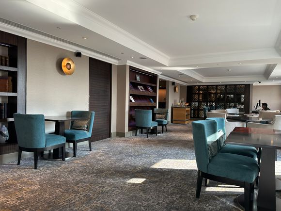 Business Lounge (no kids)
