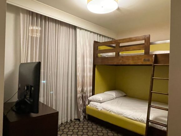 Kids bunk suite