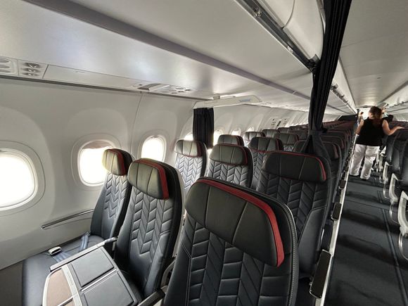 Largely focused on the interior, here’s a picture from the other day, nice to be able to visit - although the A350 Sim had quite the queue 