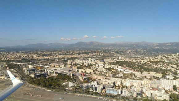 NCE take-off: Terminal 1 (still closed), Nice Arenas and Parc Phoenix