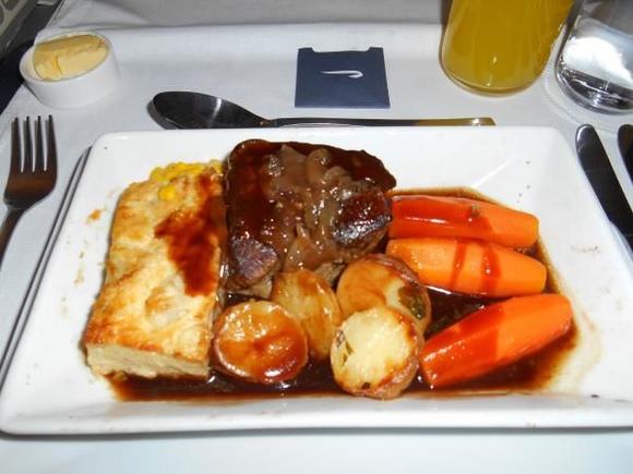 BA207/07Dec LHR-MIA, Lunch

Seared fillet of British beef with a cauliflower cheese frittata, roasted new potatoes and Port sauce