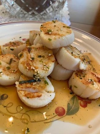 Seared scallops with ponzu and furikake