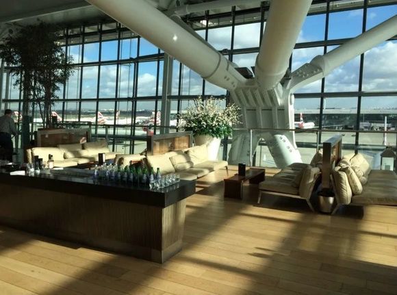 The nice sofas!