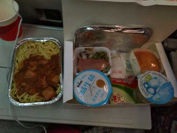 Interesting responses, and for completion and to see what we BA passengers maybe missing, here is the  Hainan airlines lunch time meal CSX-PEK offered at the back of the plane. Must say was pretty impressed with the 2Chinese carriers I took on their short haul flights.