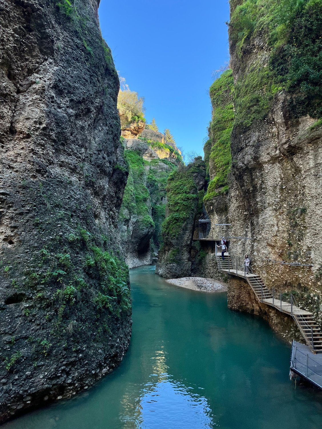 Phase 2 of Desfiladero de Tajo, walkway along the Tajo gorge between the New Bridge and Old Bridge