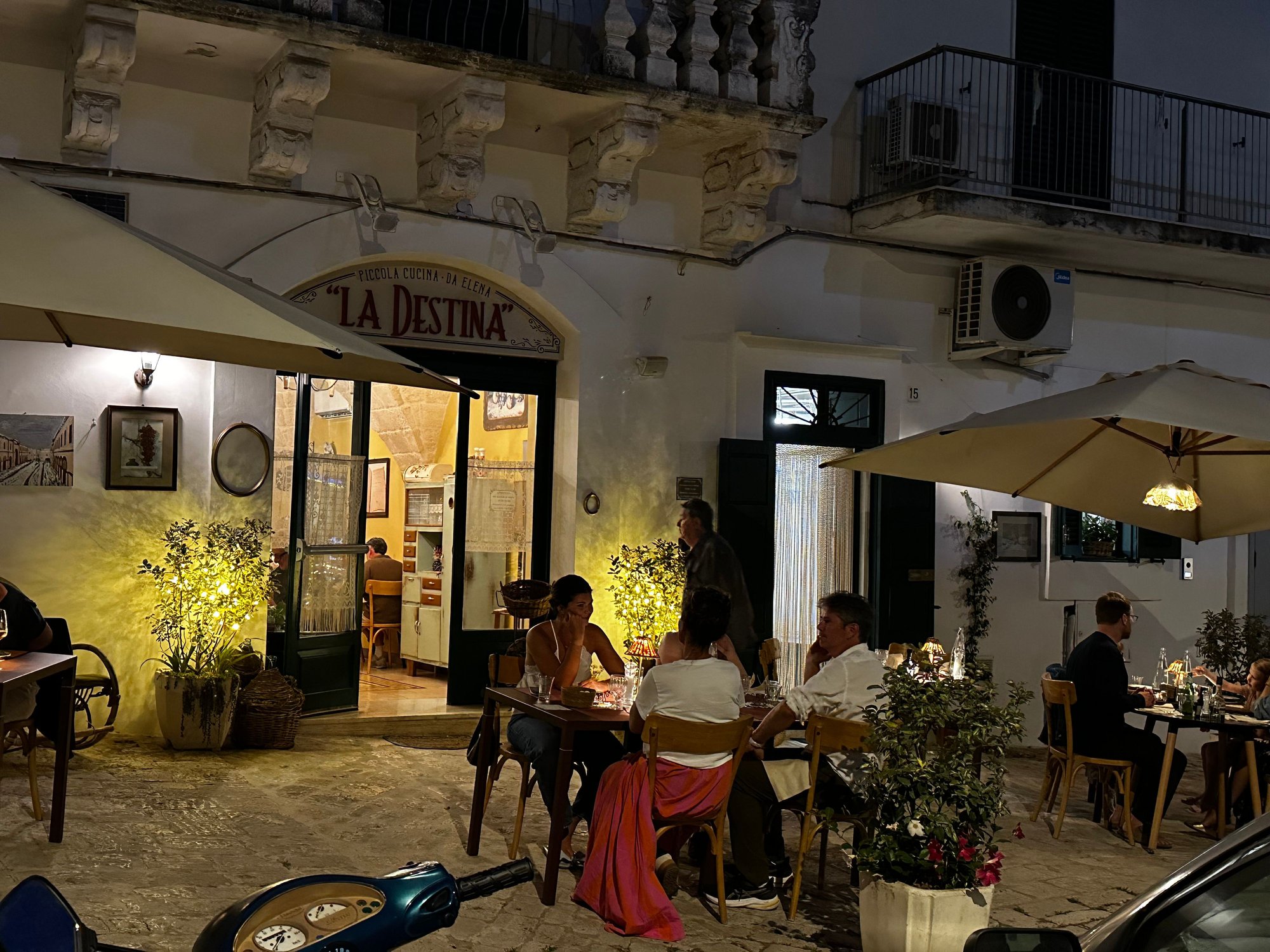 Another pic of the exterior of LA DESTINA DI ELENA--Fortunately, we found no unwelcome surprise on the windowshield when we reached the car for the short drive back to the hotel..