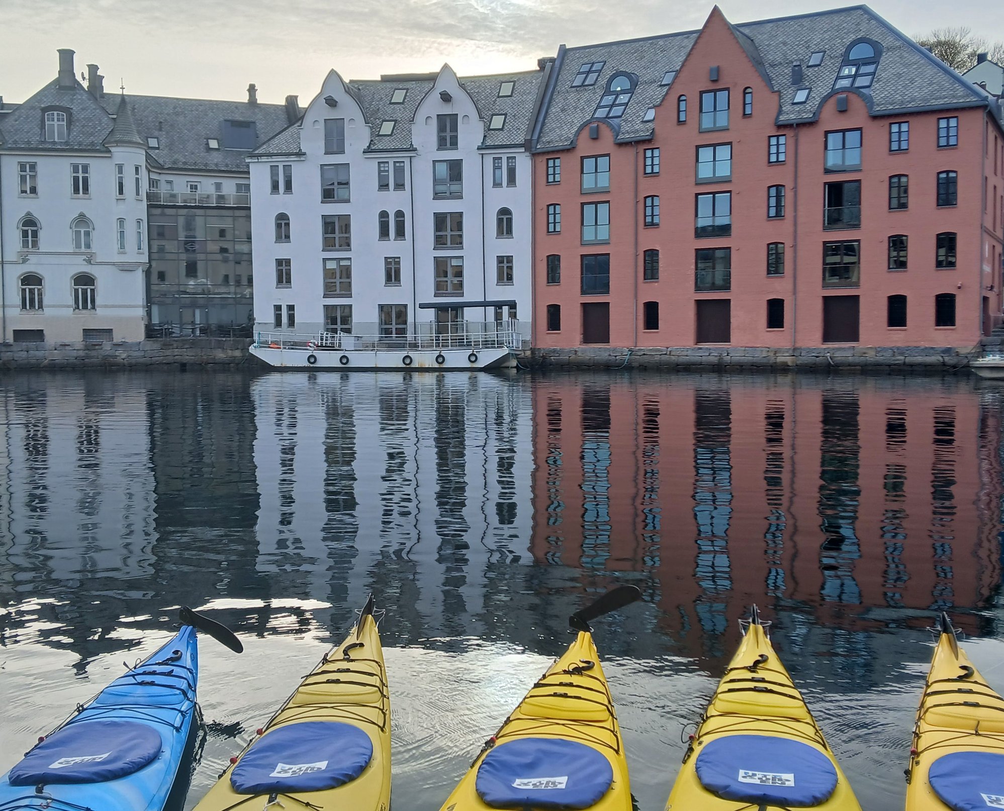 East side of the canal, with the kayaks