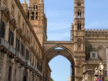 Archway in Palermo