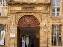 Tapestry museum on the Place des Martyrs de la Resistance
