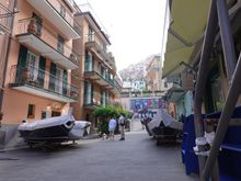The streets were still quiet in Manarola at 10 am