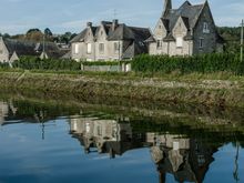 The southerly Locmaria district of Quimper is where that Medieval Jardin was located. Above, the view looking across the Odet river from the garden. Locmaria was once a Roman port.