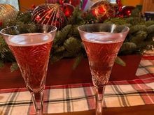 Prosecco + cranberry juice