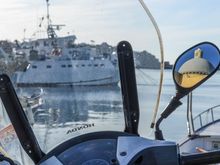 Lets now go to Procida. I pity the fool that fails to take the 20 minute hydrofoil  from Ischia. This is a FANTASTIC daytrip! The temperature on this sunny Sunday was a perfect 17 degrees.*Tip: for those who get queasy on ferry rides, try sitting at the very back. Taking a Dramamaine/Gravol pill an hour ahead helps some travelers too.