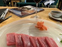 My beloved Sashimi de Ventresca (Ventresca is the prized belly of the tuna).  This is a half ration, served with soy, wasabi, pickled ginger and an excellent hijiki salad.  This is a favorite starter of mine in this Tuna Paradise.   A whole portion can be a great lunch, and later that week, I took some home from another restaurant to lunch in my room.  Many of the good restaurants near here have a separate section on their menus featuring dishes made with "atun rojo de la almadraba."