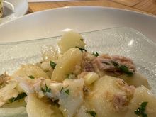 Welcome dish of Patatas aliñadas with chunks of bluefin (red) tuna.....how could tuna and potatoes taste so incredibly fantastic?????  The answer must be in the product itself....the potatoes, from Conil, were exceptional, so great that I tried to find them in a market and bring them home!!