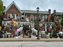 Just outside the gardens is this iconic store, Gringo Jones. They always have a lot of strange stuff, but today they had inventory overload. Have no idea who buys that stuff, but it is certainly funky and unique! Zoom in and if you see something you like, give them a call!