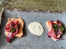 seared tuna with carmelized onions