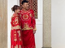 Couple posing for wedding photos!