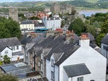 You can climb an walk around the city walls.  Parts of it were closed but we still got pretty far up.