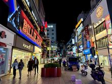 Streets are full of neon! 