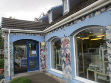 Visit to the Highland Stoneware store, after descending the hill