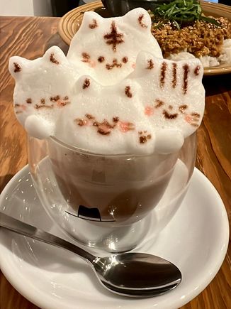 3D latte art at Hat Coffee