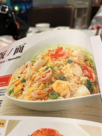 Yummy shrimp,  scallops, etc.