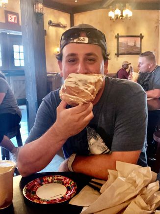 This cinnamon bun was delicious 