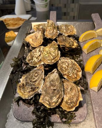 Oysters for breakfast, why not?