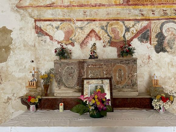 Top of the altar.  I had walked by this chapel the day before but it was locked.  Took a chance that it would be open right before we left and I was rewarded with these photos