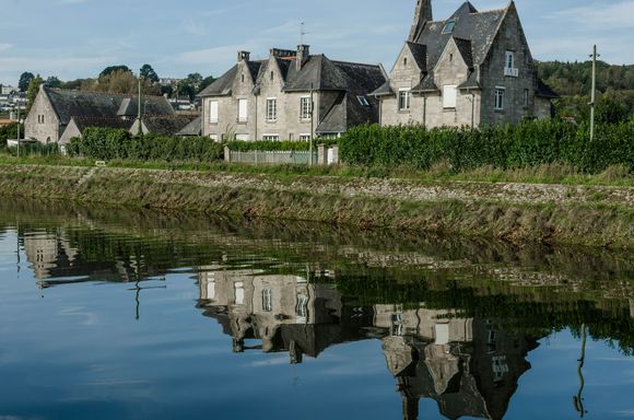 The southerly Locmaria district of Quimper is where that Medieval Jardin was located. Above, the view looking across the Odet river from the garden. Locmaria was once a Roman port.