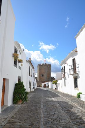 Monsaraz's Main Street, Largo Principal, leading up to the castle