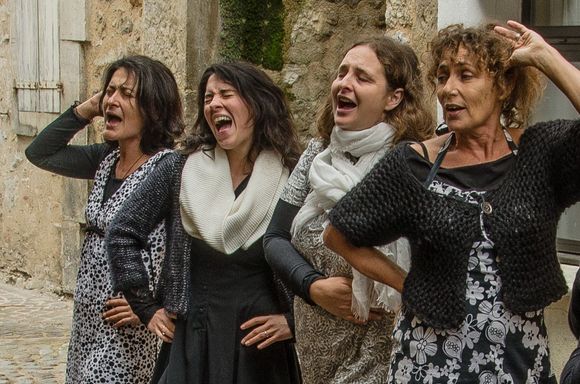 Members of female a capella troupe who performed in front of boho Haut Parleur 'Cafe Asso'.