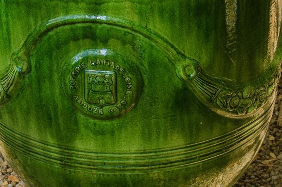 This green urn is green.