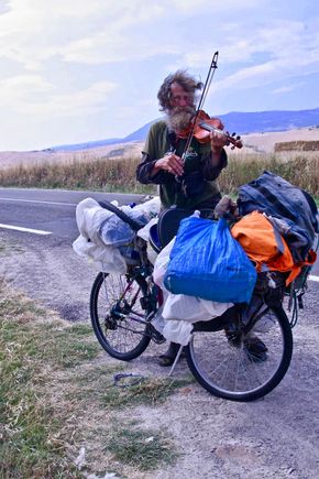 I met a nomad on the road