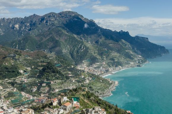 The view from the Galleria Nuova bus stop. jayzus.