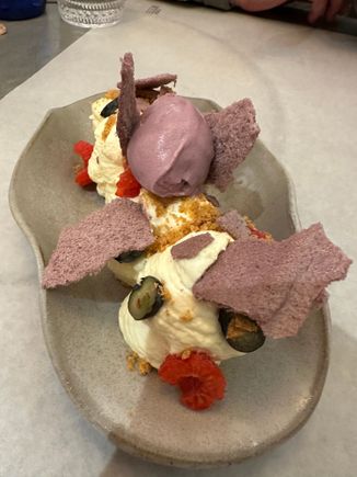 Cheesecake.....a dessert for the ages.  (7.50 euro)
LUME, SANTIAGO DE COMPOSTELA