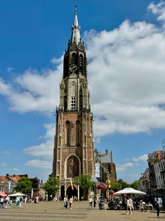 The “new” church with construction beginning in the late 1300s and ending 100 years later. The hero of the Dutch people, Prince William of Orange, has a very impressive mausoleum inside.