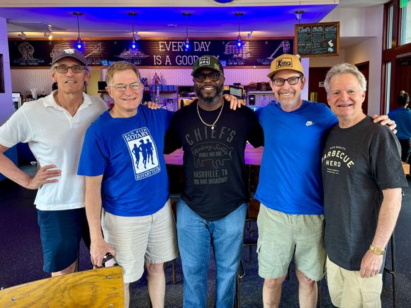 That’s Rodney himself with the motley crew.