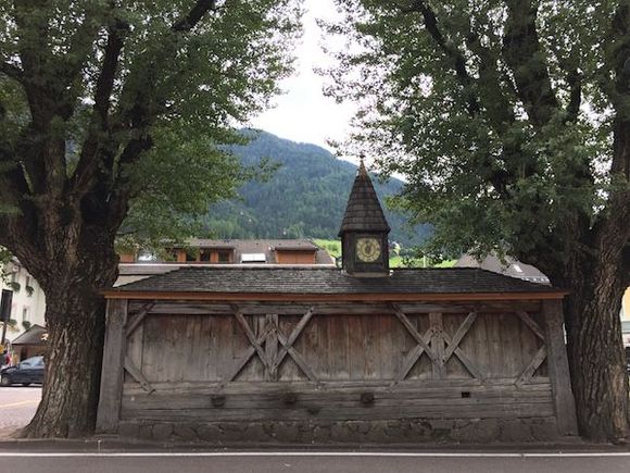Ortisei bus stop shelter