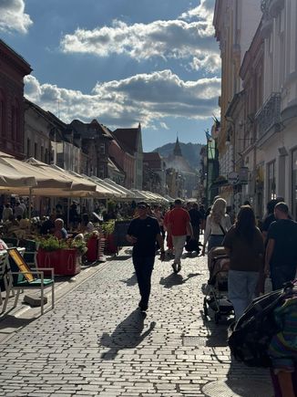 Pedestrian area near Piata Sfatului