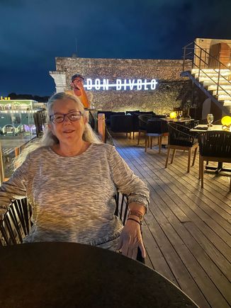 Back in town.  I need some appetizers!  Don Diablo on top of the Hotel el Meson de Marques. Guacamole with Rib-eye, very delicious