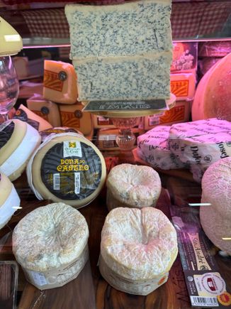 https://www.fascinatingspain.com/articulo/denomination-of-origin/cebreiro-cheese-the-galician-cheese-that-once-was-one-of-the-most-expensive/20201215093448068744.html
