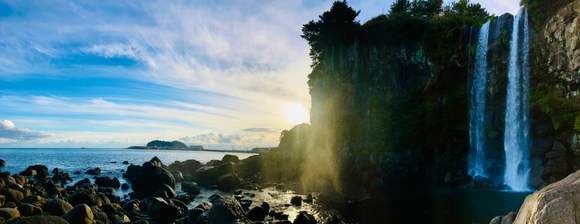 Jeongbang Waterfall, Jeju: The stunning view up close.