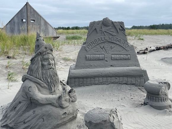 One of my favorite songs, and a great Sand sculpture
