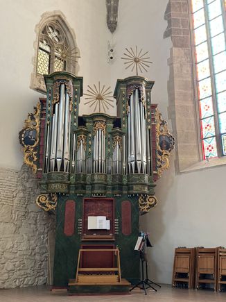 The distinctive green organ - I think it's beautiful!